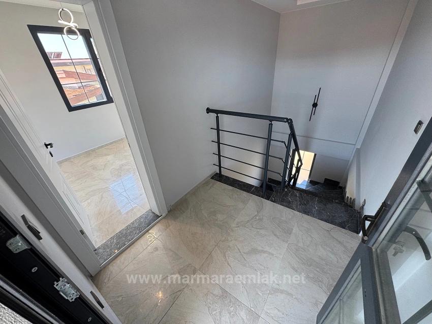 3+1 Villa Mit Garten Zum Verkauf In Ürkmez, Seferihisar, İzmir, 40 Meter Vom Meer Entfernt.