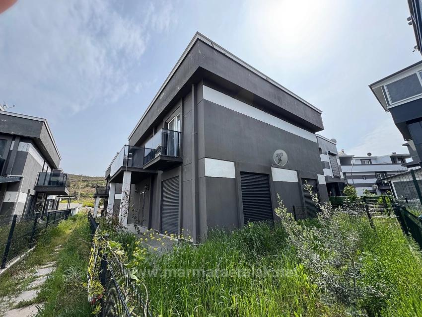 3+1 Sommervilla Mit Garten Zum Verkauf In Doğanbey Payamlı, Seferihisar, İzmir