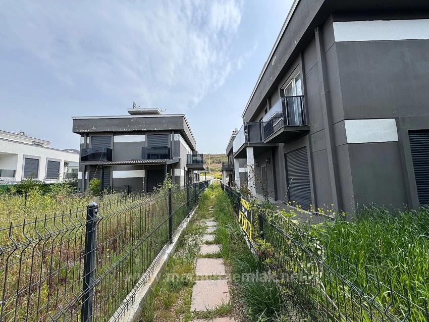 3+1 Sommervilla Mit Garten Zum Verkauf In Doğanbey Payamlı, Seferihisar, İzmir