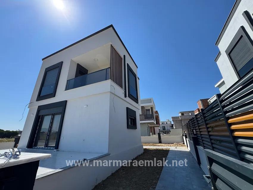 2+1 Sommervilla Mit Garten Zum Verkauf In Doğanbey, Seferihisar, İzmir