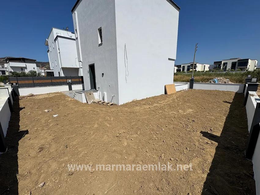 2+1 Sommervilla Mit Garten Zum Verkauf In Doğanbey, Seferihisar, İzmir