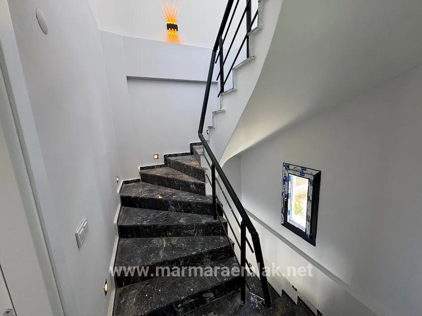 2+1 Sommervilla Mit Garten Zum Verkauf In Doğanbey, Seferihisar, İzmir