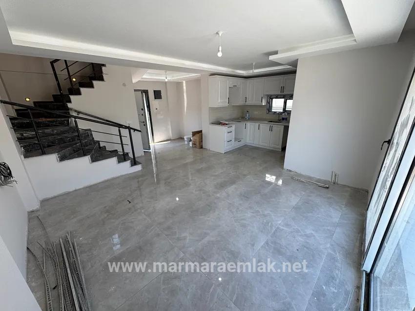 2+1 Sommervilla Mit Garten Zum Verkauf In Doğanbey, Seferihisar, İzmir