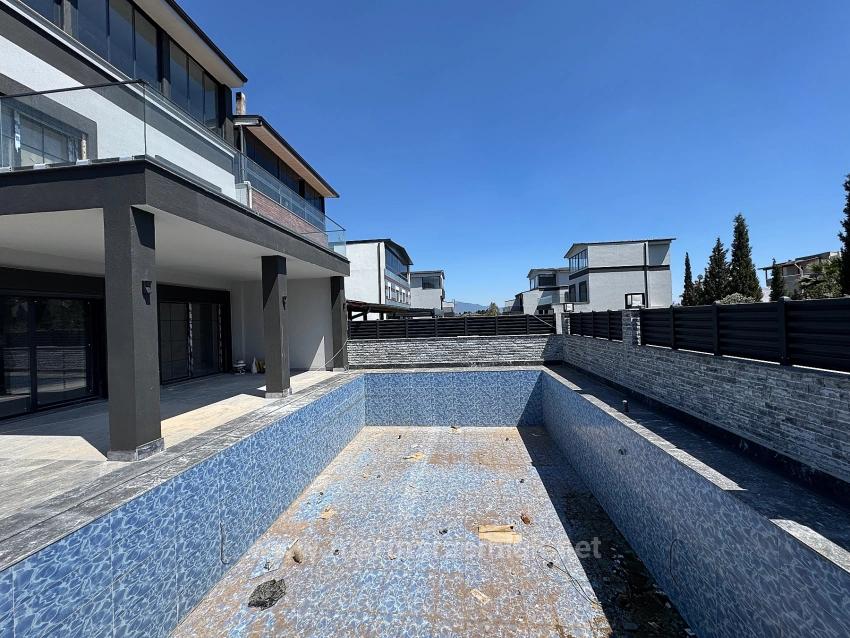 3+1 Sommervilla Mit Pool Zum Verkauf In Doğanbey, Seferihisar, İzmir