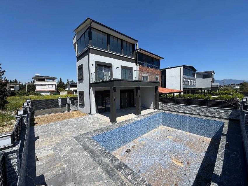 3+1 Sommervilla Mit Pool Zum Verkauf In Doğanbey, Seferihisar, İzmir