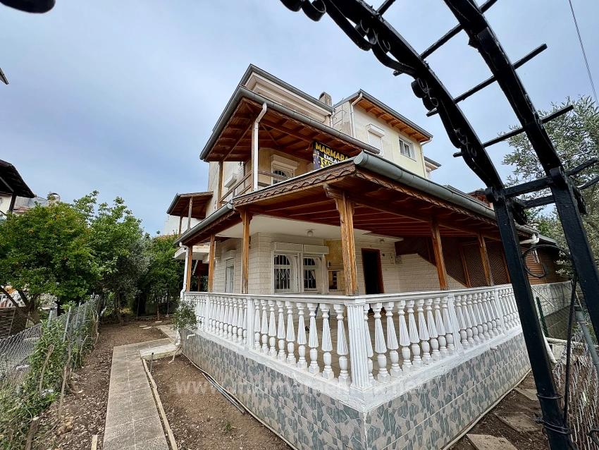 Gartenhaus Zum Verkauf In Doğanbey, Ürkmez, Seferihisar, İzmir, 4+1 Schlafzimmer.