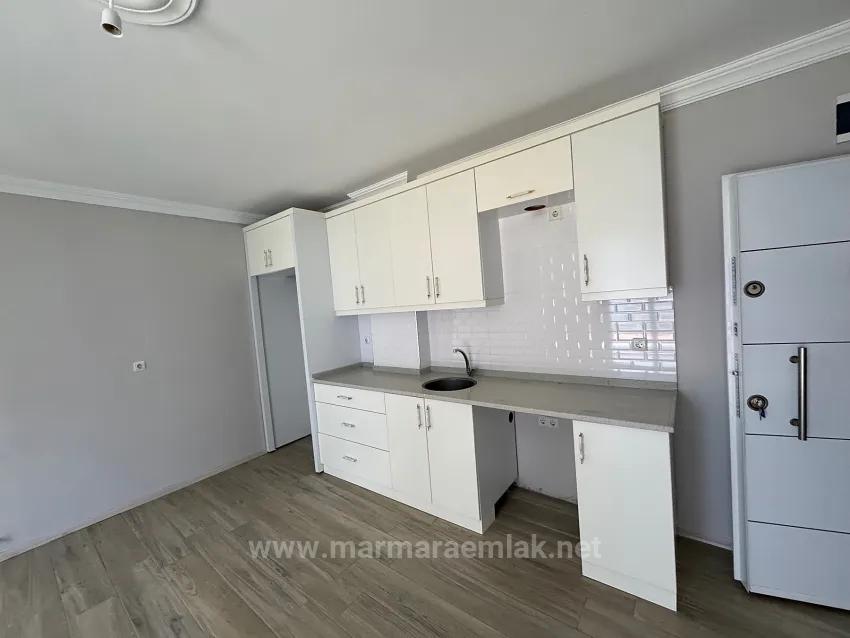 İzmir Seferihisar Ürkmez'de Verkaufliche 2+1 Wohnung Zum Meer 450 Meter