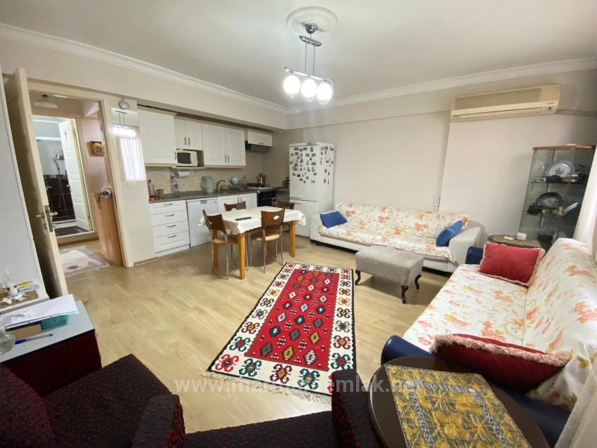 2+1 Sommerwohnung Zum Verkauf Im Zentrum Von Seferihisar Ürkmez, 200 Meter Vom Meer Entfernt