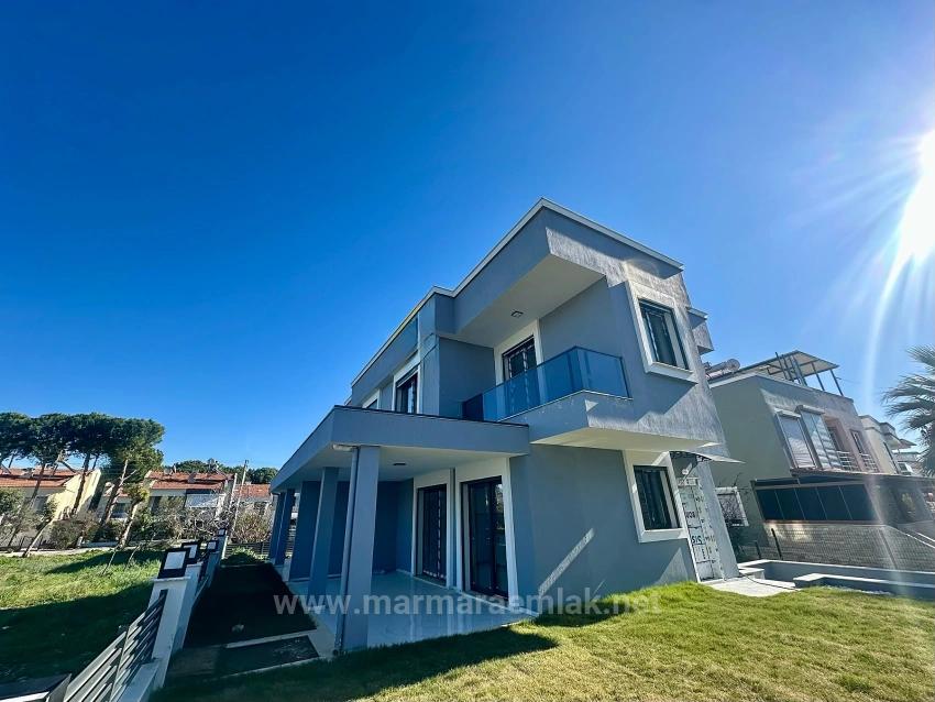 3+1 Sommerhaus Mit Garten Zum Verkauf In Doğanbey, Seferihisar, İzmir