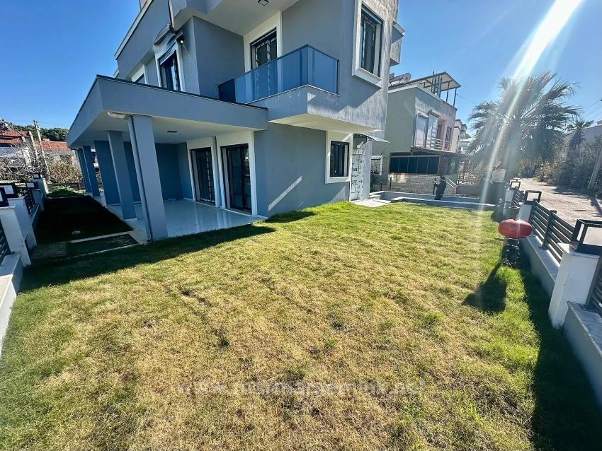 3+1 Sommerhaus Mit Garten Zum Verkauf In Doğanbey, Seferihisar, İzmir