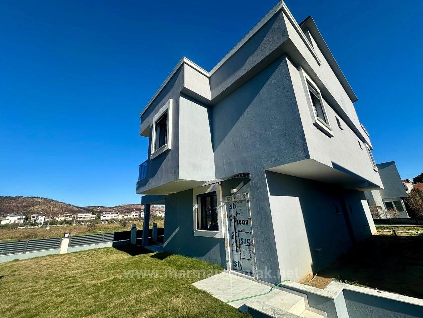 3+1 Sommerhaus Mit Garten Zum Verkauf In Doğanbey, Seferihisar, İzmir