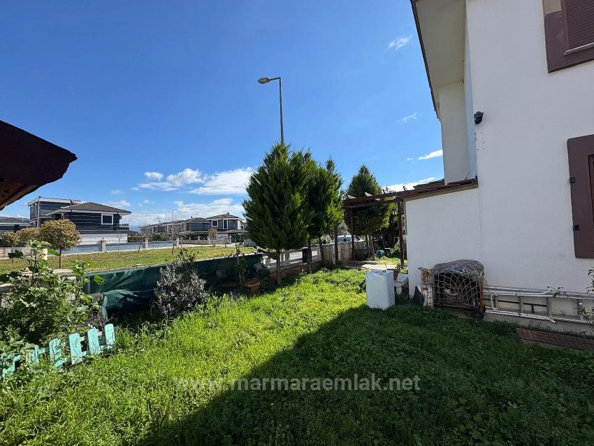 3+1 Villa Mit Garten Und Pool Zum Verkauf In Doğanbey, Seferihisar, İzmir