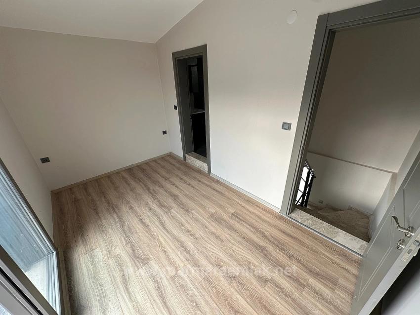 Sommervilla Mit 3+1 Bädern In Doğanbey, Seferihisar, Nur 50 Meter Vom Meer Entfernt, Zu Verkaufen