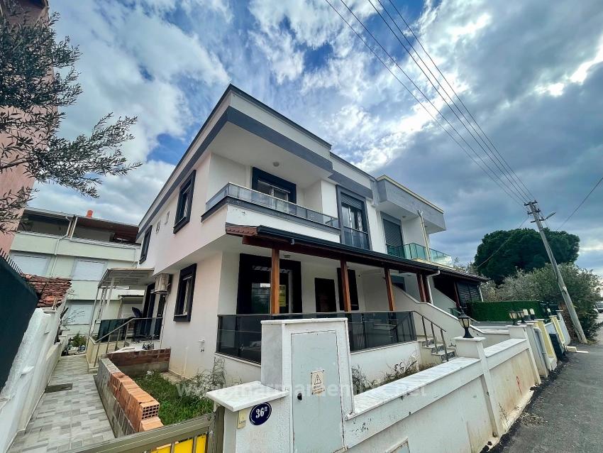 2+1 Sommervilla Mit Garten Zum Verkauf In Doğanbey, Seferihisar, İzmir