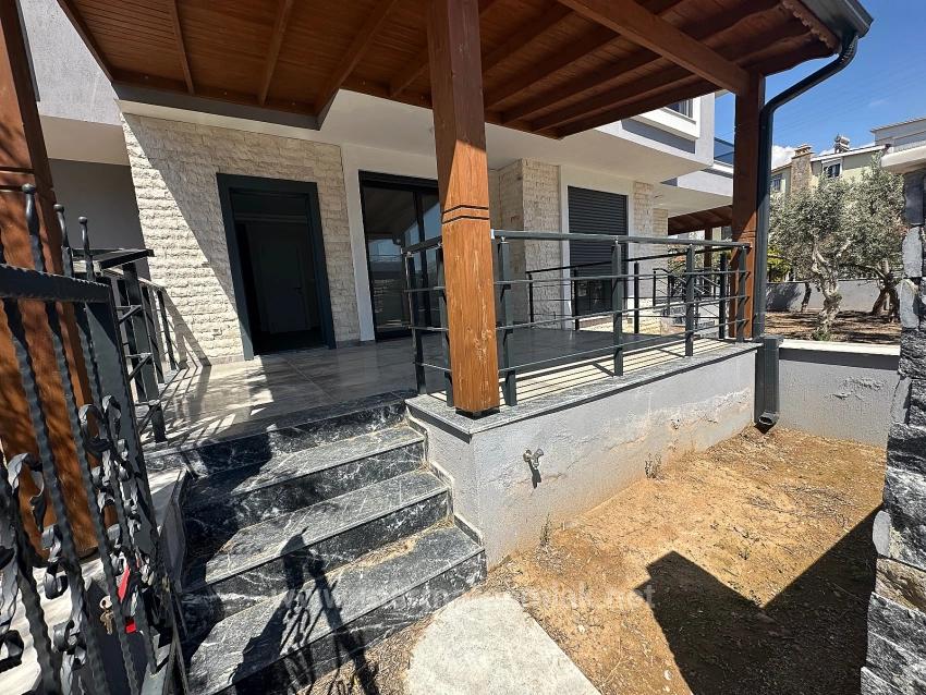 2+1 Sommervilla Mit Garten Zum Verkauf In Doğanbey, Seferihisar, İzmir