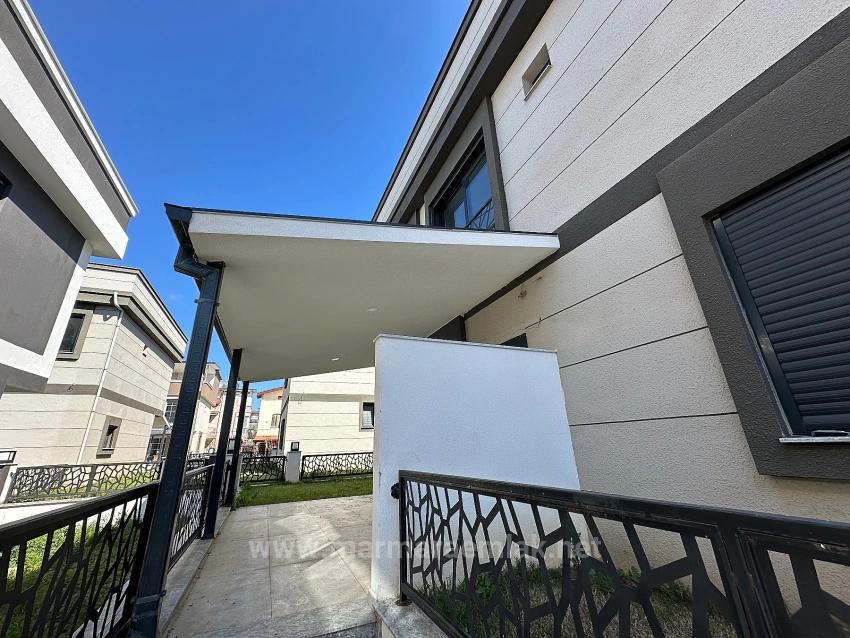 2+1 Sommervilla Mit Garten Zum Verkauf In İzmir Seferihisar Doğanbey