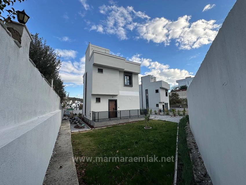 3+1 Freistehende Villa Zum Verkauf In Seferihisar Akarca, Mit Blick Auf Das Meer.