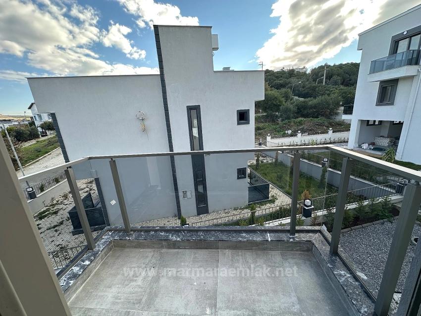 3+1 Freistehende Villa Zum Verkauf In Seferihisar Akarca, Mit Blick Auf Das Meer.