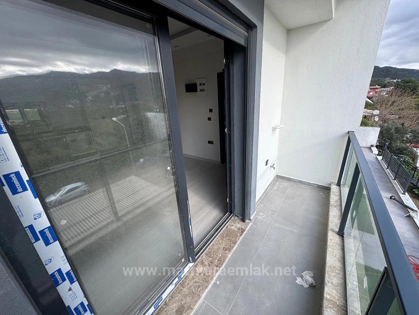 2+1 Wohnung Mit Garten Zum Verkauf In Menderes Gumuldur