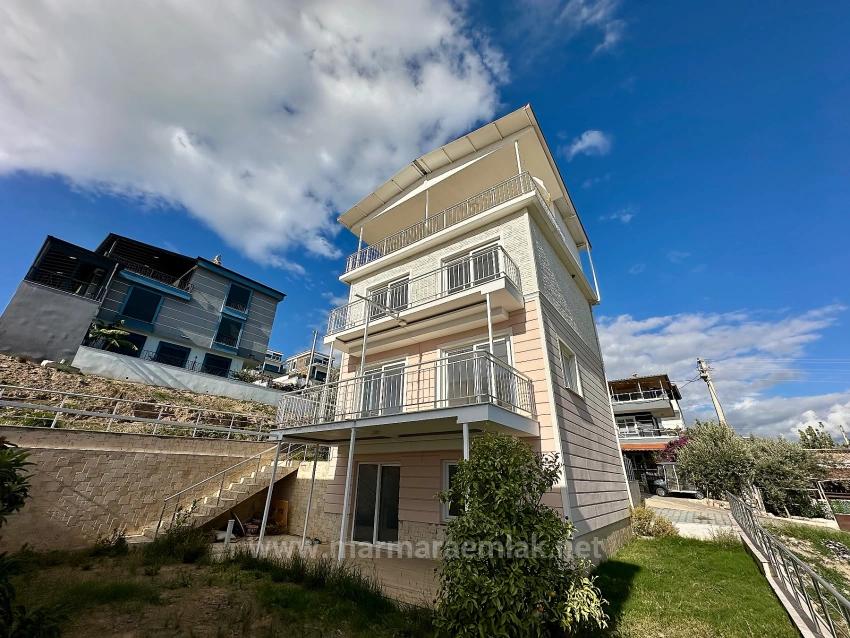 Sommervilla Mit 4+2 Schlafzimmern, Großem Garten Und Meerblick In Doğanbey, Seferihisar, İzmir Zu Verkaufen.