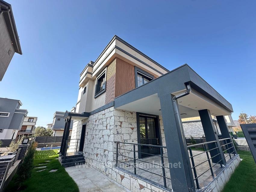 3+1 Freistehendes Sommerhaus Mit Garten Zum Verkauf In İzmir Seferihisar Doğanbey