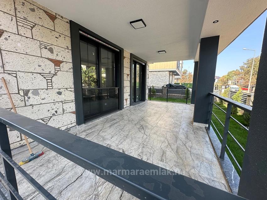 3+1 Freistehendes Sommerhaus Mit Garten Zum Verkauf In İzmir Seferihisar Doğanbey