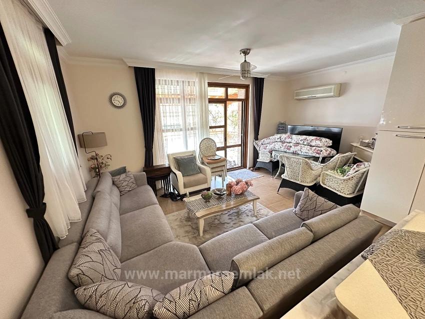 3+1 Villa Zum Verkauf In Seferihisar Ürkmez Site Mit Pool