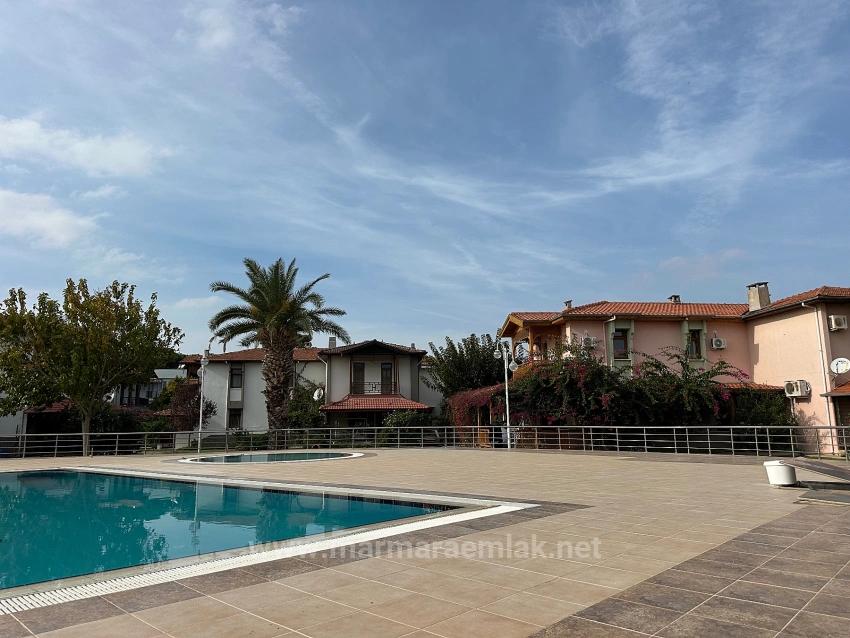 3+1 Villa Zum Verkauf In Seferihisar Ürkmez Site Mit Pool