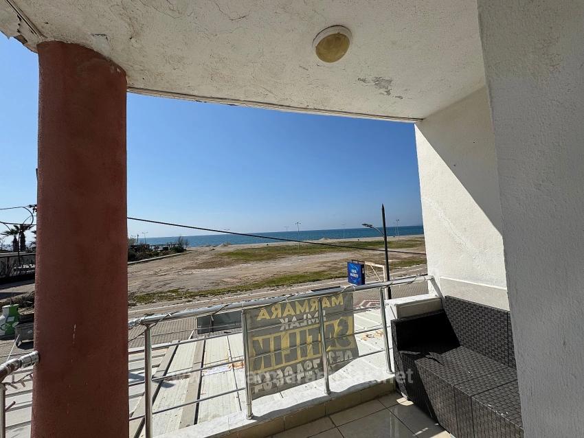 2+1 Sommerapartment Zum Verkauf In Menderes Gümüldür, Direkt Am Meer.