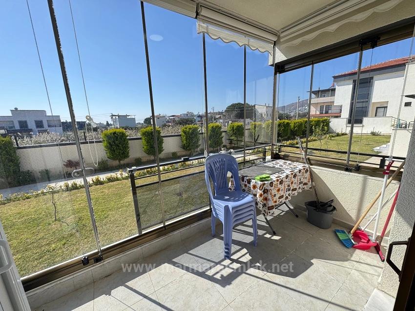 1+1 Wohnung Zum Verkauf In Einem Komplex Mit Pool In Doğanbey, Seferihisar