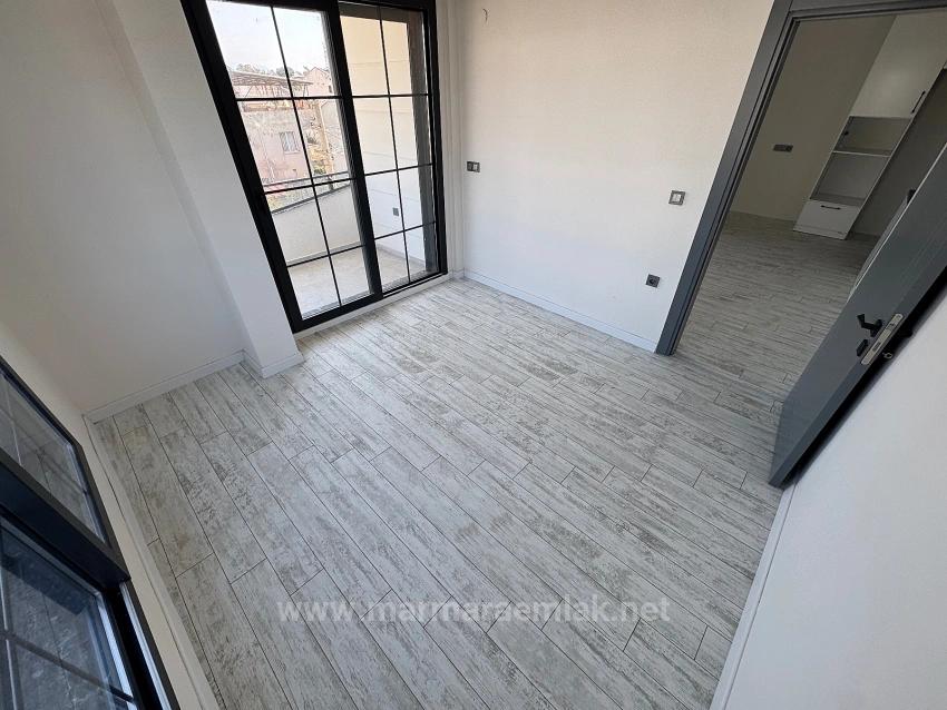 1+1-Zimmer-Wohnung Im Mittleren Stockwerk Zum Verkauf In Seferihisar Doğanbey, 60 Meter Vom Meer Entfernt.
