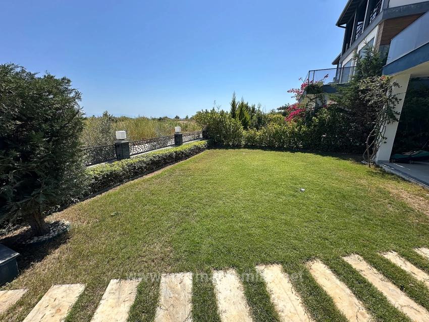 Freistehende Villa Mit Garten, 4+1 Zimmer, Zu Verkaufen In Ürkmez, Seferihisar, İzmir, 60 Meter Vom Meer Entfernt.