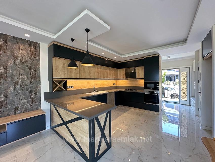 Freistehende Villa Mit Garten, 4+1 Zimmer, Zu Verkaufen In Ürkmez, Seferihisar, İzmir, 60 Meter Vom Meer Entfernt.