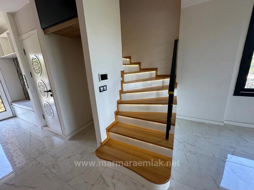 Freistehende Villa Mit Garten, 4+1 Zimmer, Zu Verkaufen In Ürkmez, Seferihisar, İzmir, 60 Meter Vom Meer Entfernt.