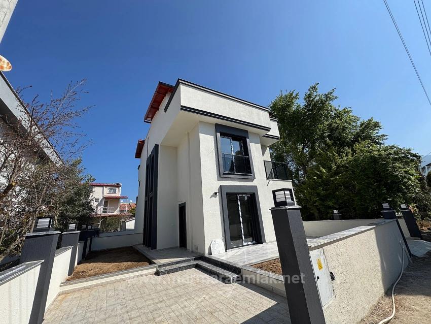 3+1 Villa Mit Garten Zum Verkauf In Gumuldur, 600 Meter Vom Meer Entfernt