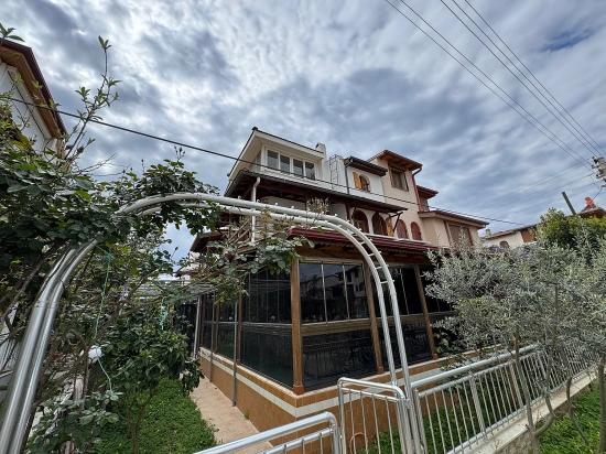 4+1 Villa Zum Verkauf In Doğanbey, Seferihisar, 750 Meter Vom Meer Entfernt.