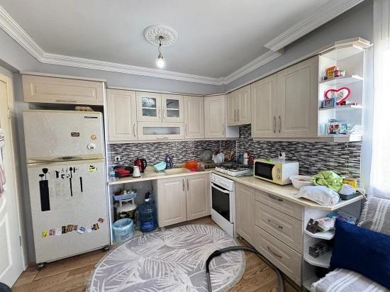 2+1-Zimmer-Sommerapartment Im Mittleren Stockwerk Zum Verkauf Im Zentrum Von Ürkmez