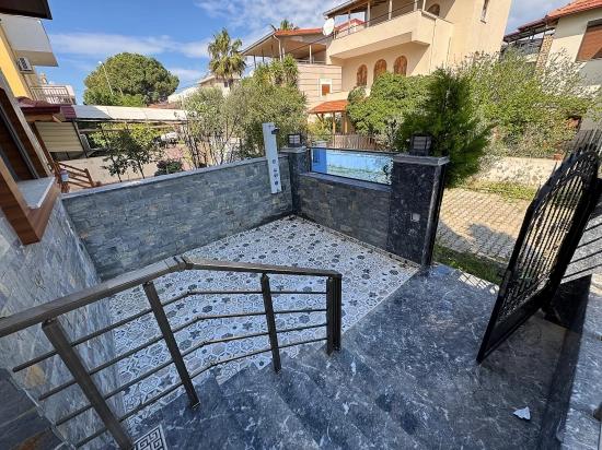 3+1 Ultra-luxusvilla Zum Verkauf In Seferihisar Ürkmez, 40 Meter Vom Meer Entfernt.