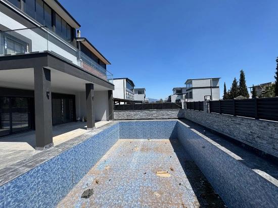 3+1 Sommervilla Mit Pool Zum Verkauf In Doğanbey, Seferihisar, İzmir