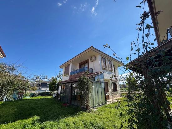 3+1 Villa Mit Garten Und Pool Zum Verkauf In Doğanbey, Seferihisar, İzmir