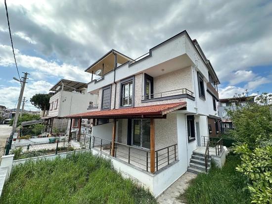3+1 Villa Zum Verkauf In Doğanbey, Seferihisar, İzmir, 200 Meter Vom Meer Entfernt.