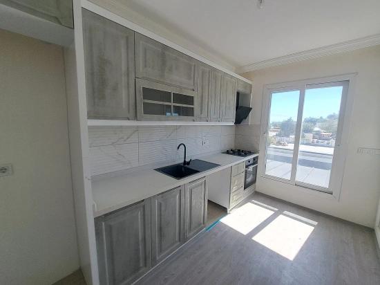 3+1 Sommerwohnung Zum Verkauf Im Zentrum Von İzmir Seferihisar Ürkmez, 450 Meter Vom Meer Entfernt