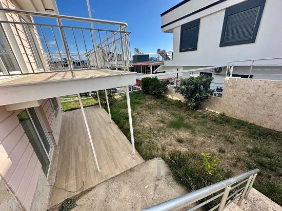 Sommervilla Mit 4+2 Schlafzimmern, Großem Garten Und Meerblick In Doğanbey, Seferihisar, İzmir Zu Verkaufen.