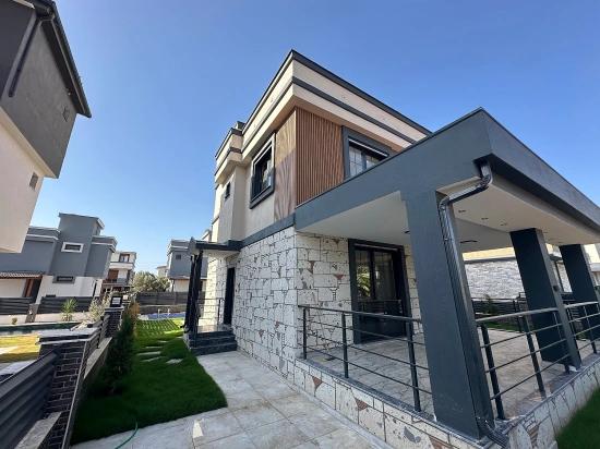 3+1 Freistehendes Sommerhaus Mit Garten Zum Verkauf In İzmir Seferihisar Doğanbey