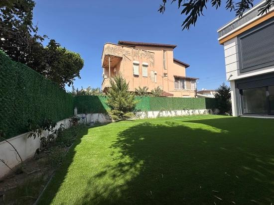 3+1 Freistehende Sommervilla Zum Verkauf In Seferihisar Doğanbey, 80 Meter Vom Meer Entfernt