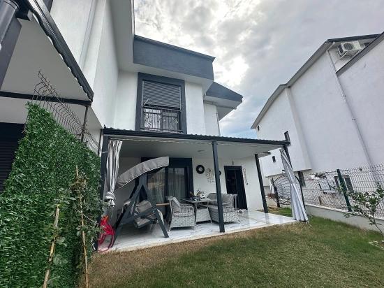 2+1 Villa Mit Garten Zum Verkauf In Doğanbey Payamlı, Seferihisar, İzmir