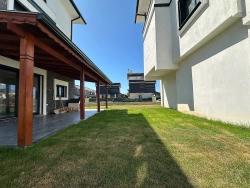 3+1-Zimmer Einfamilienhaus Zu Verkaufen in Cumhuriyet Bz. Seferihisar Doğanbey - 160 m²