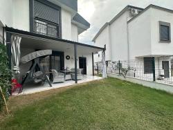 2+1 Villa Mit Garten Zum Verkauf In Doğanbey Payamlı, Seferihisar, İzmir