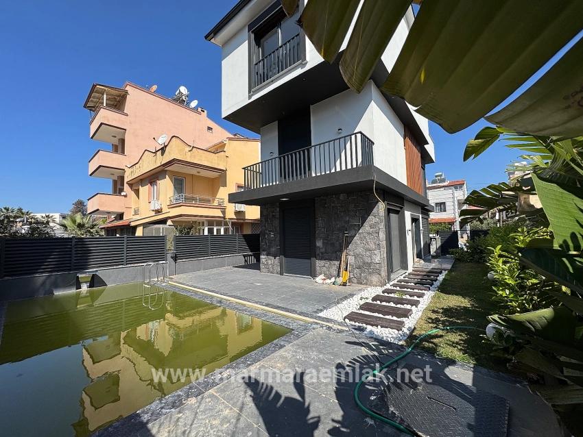 3+1-Zimmer Villa Zu Verkaufen in Gümüldür Fevzi Çakmak Bz. Menderes Gümüldür - 160 m²