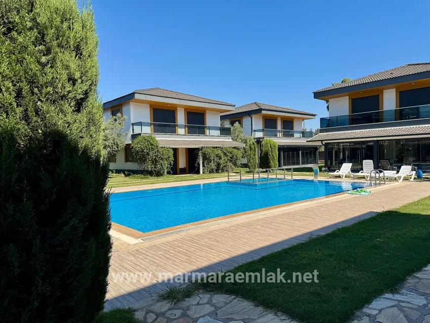 3+1-Zimmer Villa Zu Verkaufen in Cumhuriyet Bz. Seferihisar Doğanbey - 290 m²